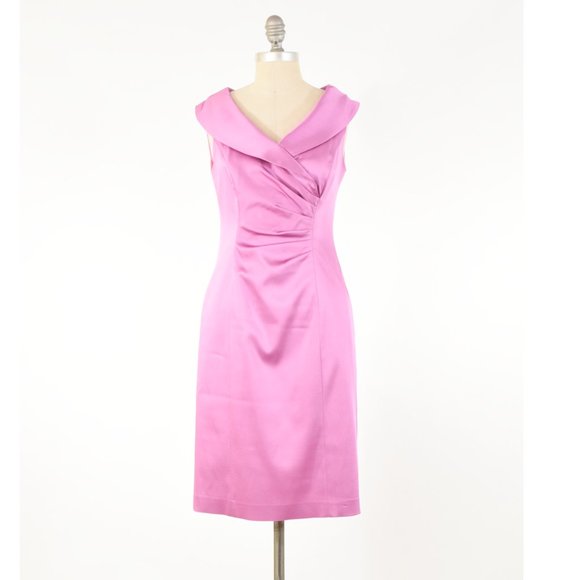 Il vestito rosa floreale con maniche a palloncino di Selena Gomez in De Una Vez Il vestito rosa floreale con maniche a palloncino di Selena Gomez in De Una Vez